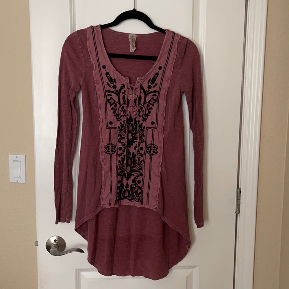 Black and pink high-low top
